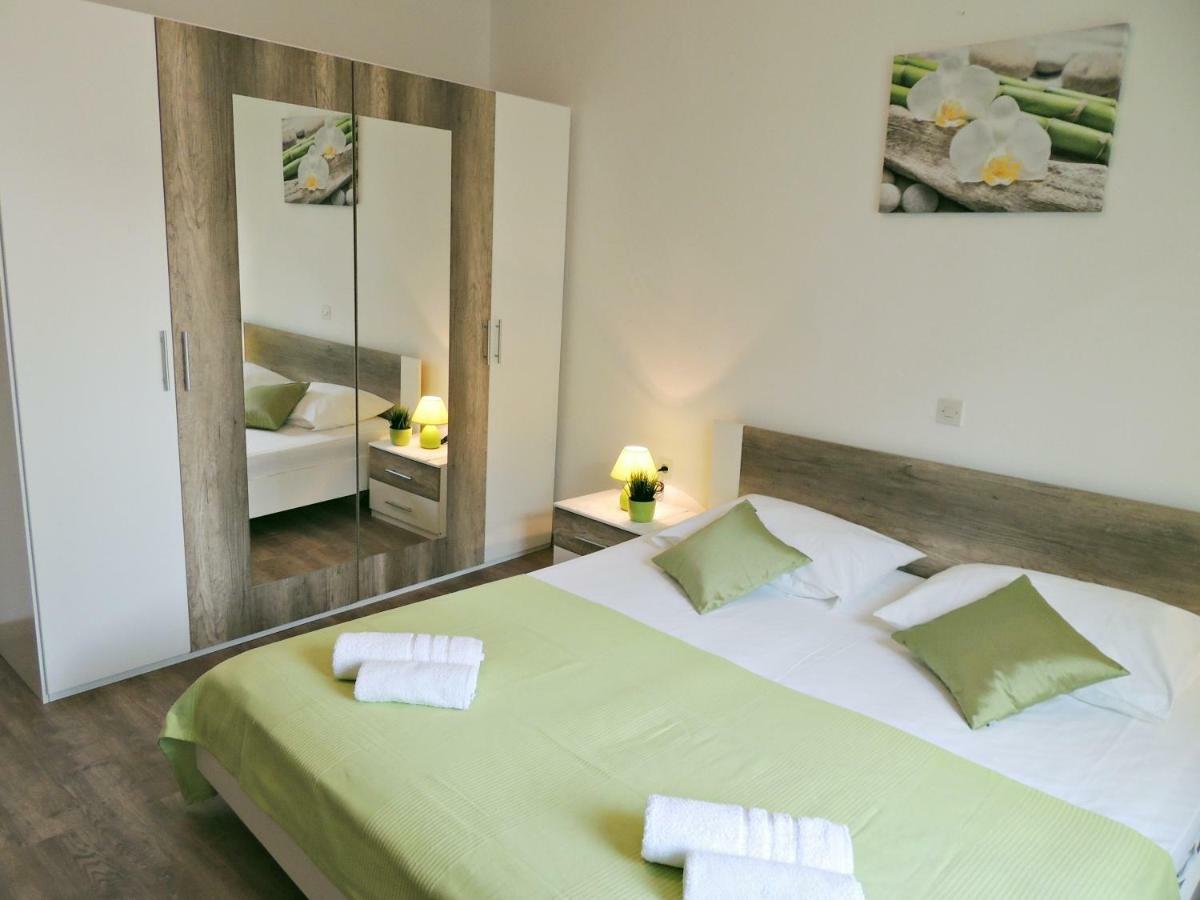 Apartments Jelena Pag Town Zewnętrze zdjęcie